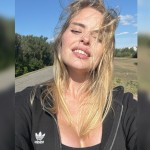 Facesitting Girl BootyFrutti