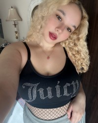 ジューシー・クチュールを着た女の子 photo