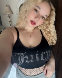 ジューシー・クチュールを着た女の子 photo