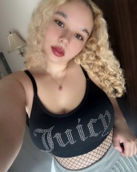 ジューシー・クチュールを着た女の子 photo