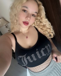 ジューシー・クチュールを着た女の子 photo