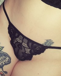 Her peachy booty/lingerie photo