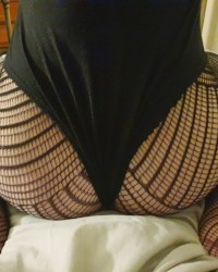 Her peachy booty/lingerie photo