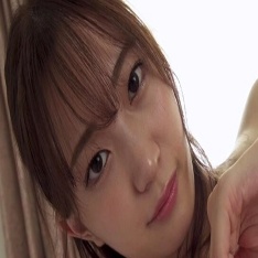 美谷朱里