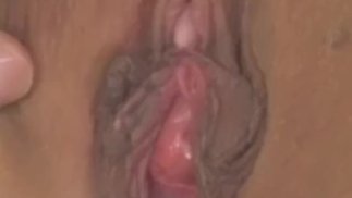 La lussuriosa ragazza asiatica Mei Amasaki si prende una sborrata nella sua stretta figa