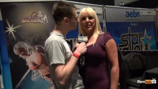 PornhubTV с Алексисом Голденом на eXXXotica 2013