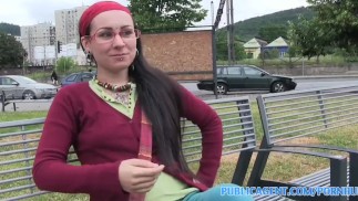 PublicAgent Lulu está coberta de tatuagem e fica com a buceta cheia de porra