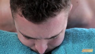 Next Door Buddies - Massagem Grega - Colt Rivers e Arad