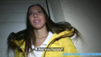 PublicAgent - Beautiful brune aux cheveux longs payée pour baiser