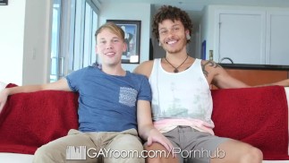 GayRoom - Jay fine va profundo en Parker Michaels
