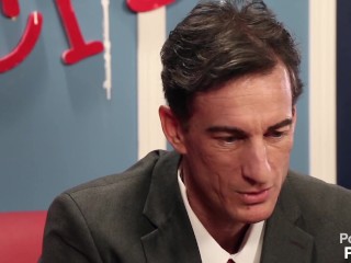 描述视频 - Handy Tanner Fucks on Air Full Holes Parody 1