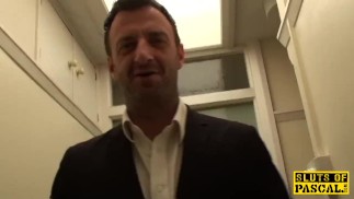 Reifer BDSM Brit gepaddelt und gefickt