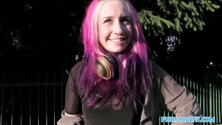 Zorra americana habla sucio follando en las afueras de Praga