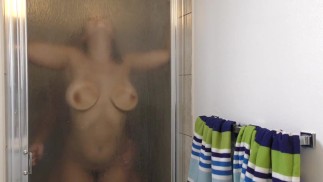 Hot moms & milfs