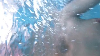 Riley Reid vai nadar nua
