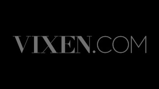 Vixen notgeile Hure fickt ihren schüchternen Mitbewohner mit großem Schwanz