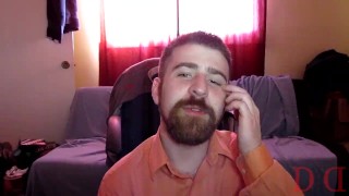 Thedudewhosadude si do vlasů strká sople, sliny a sperma