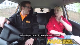 Fake Driving School Chorros de coño en el asiento trasero y creampie para estudiante de arte