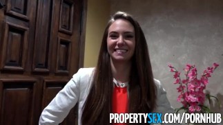 PropertySex - Agente Inmobiliario Follando con Cliente Productora de Cine 