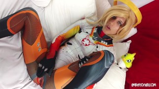 Overwatch Mercy исцеляет вас с помощью JOI