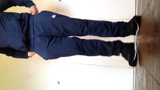 Chav Lad 在公共厕所手淫