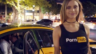 与 Anya Olsen 在 Pornhub 车上的火辣做爱 -  拉力赛 #7
