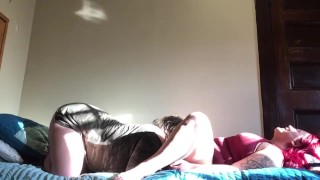 Tribbing, jazda hitachi, lesbijski seks w akademiku