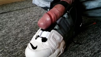 Баскетбольные кроссовки Nike Uptempo трахаются и кончают