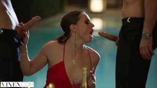 VIXEN Tori Black Nimmt Es In Einer Award-Show After-Party Mit Zwei Schwänzen Aufnehmen