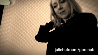 Découvre que sa belle-mère est infidèle