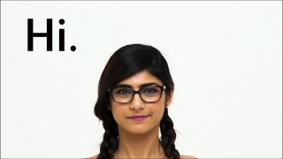 MIA KHALIFA - Я приглашаю вас проверить мое прекрасное арабское тело крупным планом