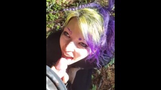 Submisivní gotická dívka tvář v prdeli přítel v lese POV