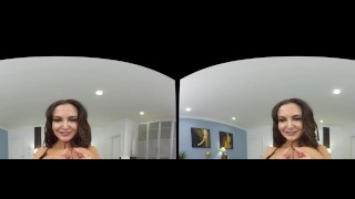 NAUGHTY AMERICA VR Exclusieve pornoster ervaring met Ava Addams