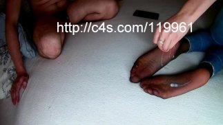 Condoom over kuisheid, cumshot en sperma opruimen van panty zolen