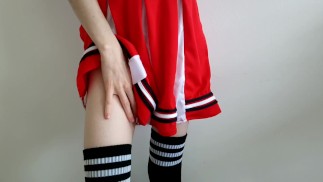 Cheerleaderin ruiniert ihren eigenen Orgasmus || lautes, verzweifeltes Stöhnen