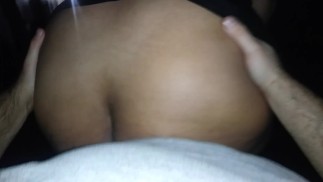 Sexy BBW fickt und saugt im Auto Tinder Date Auto ficken cumshot