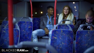 BLACKEDRAW Dwie Piękności Pieprzą Gigantyczne BBC W Autobusie!