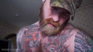 Big Dick Daddy obtient sa bite poilue adorée