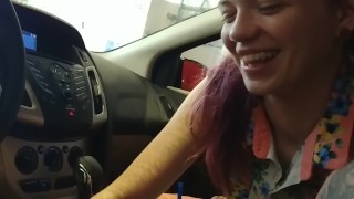 Ex gibt mir einen Blowjob in der Autowäsche