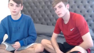Hot jonge Britse twinks neuken en rimmen elkaars strakke kontgaatjes