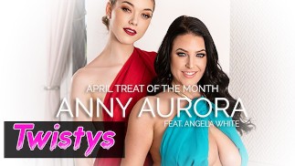Twistys-スキニーブロンドAnny AuroraはAngelaホワイトの大きな自然のおっぱいを崇拝します