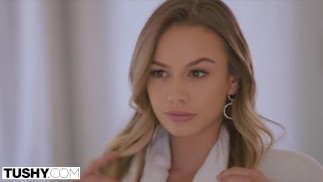 TUSHY Beautiful Naomi Swan tem anal pela primeira vez!