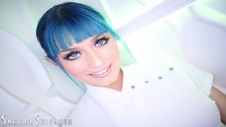 Jewelz Blu POV pijpbeurt bij Swallow Salon