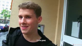   CZECH HUNTER 435 - Blonder Jock Hilft Bei Einem College-Projekt Und Wird Ohne Sattel Gedrillt