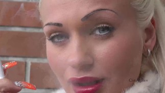 Red labios y cigarrillos