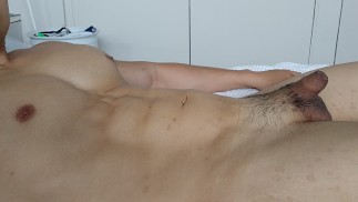 Hunk passa da totalmente morbido a rock duro e sborra a mani libere DUE VOLTE in 3 min