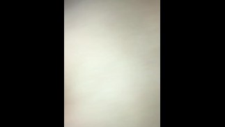 Jovencita sexy obtiene anal con facial super desordenado