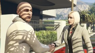 Gta Online - Casinò - House Keeping :3 Ma la signora Baker scopa il giocatore.