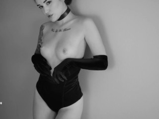 Velvet Crush Teaser (gorąca Brunetka Daje Ci Seksowne Drażnienie w Czerni i Bieli)
