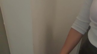Świetny sex z przyjaciółką w garażu podziemnym